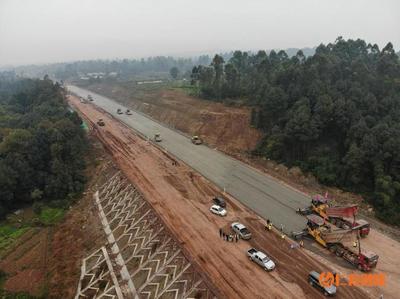 成宜高速眉山段路面工程全面啟動，區域交通迎來新篇章