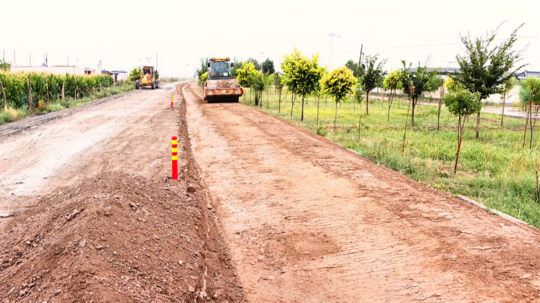 深化“三抓三促”行動 高臺縣建好“四好農村路”，鋪筑鄉村振興幸?！翱燔嚨馈? class=